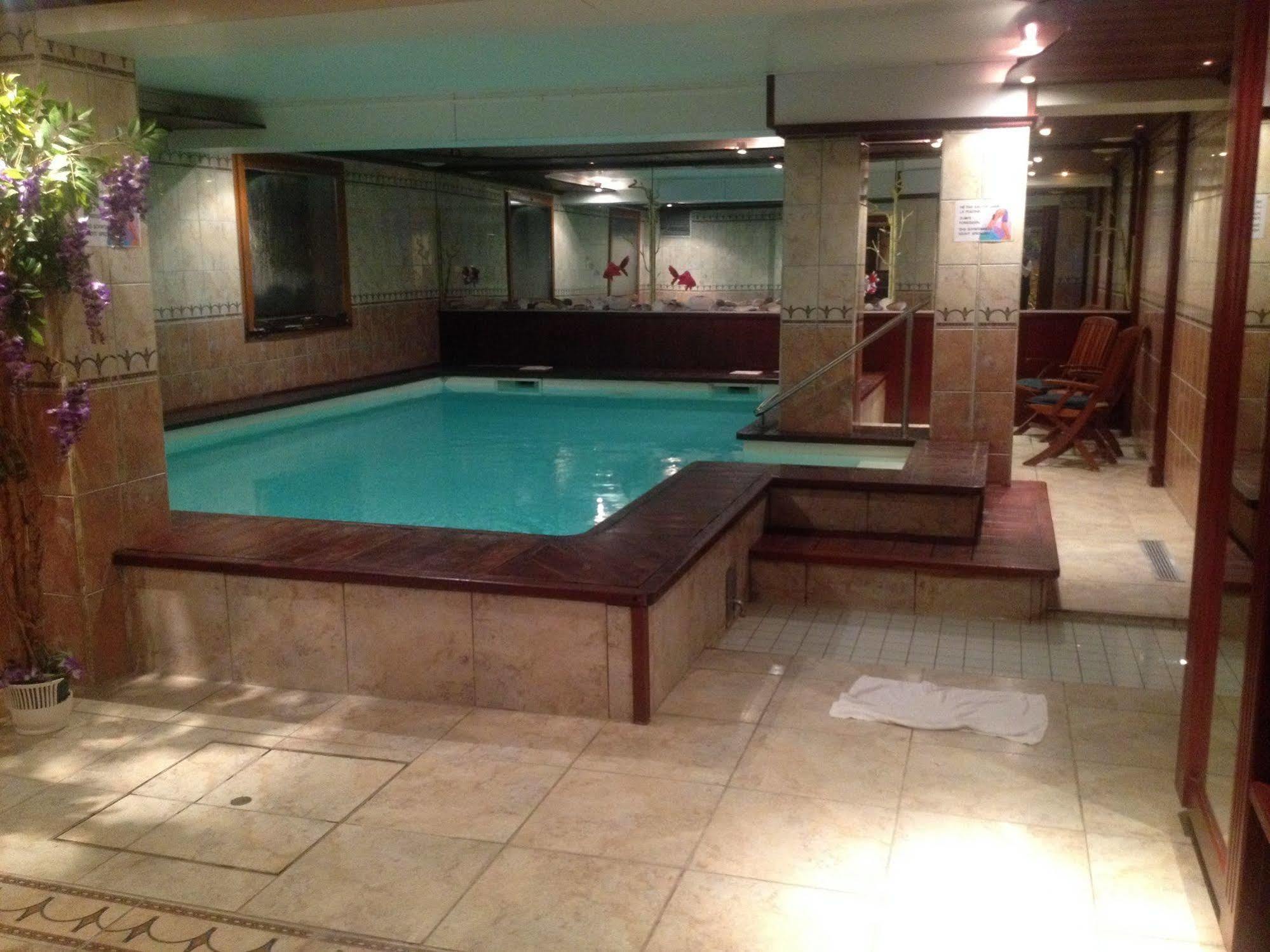Hotel Le Рикевир Экстерьер фото